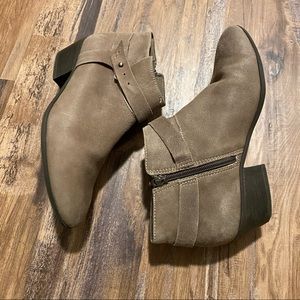 Clarks | Cushion Soft Boots | Size 7
